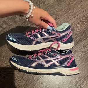 Kids Running Shoes- Asaics